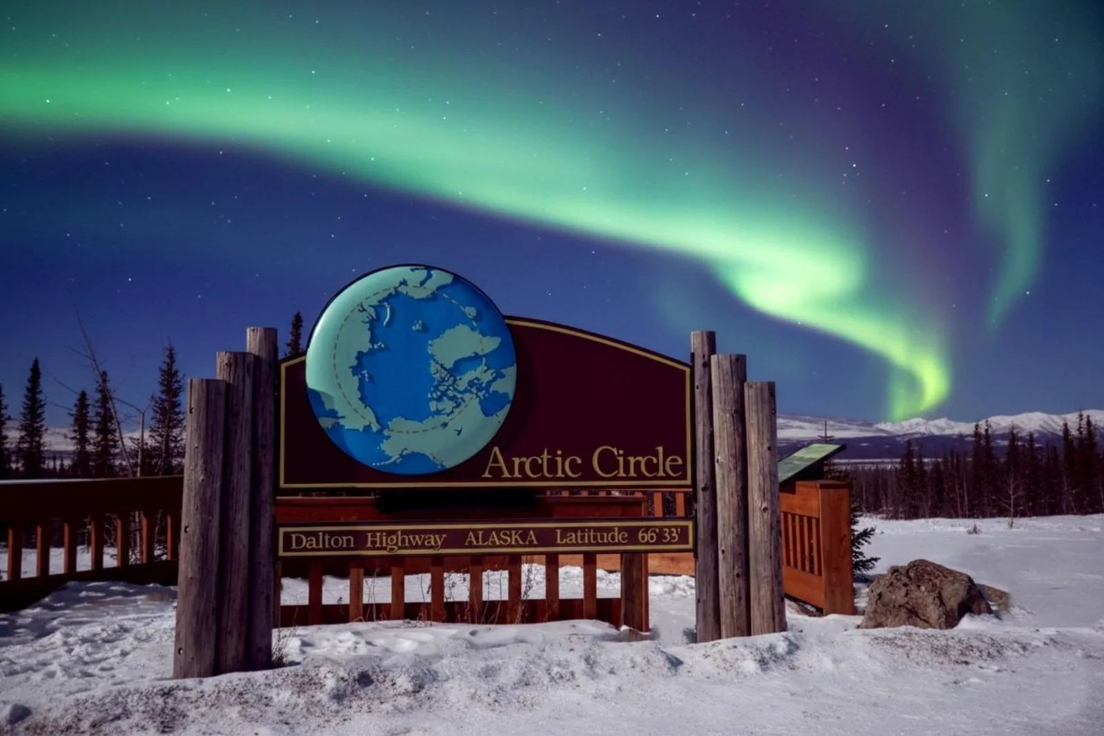 From Fairbanks: Arctic Circle Northern Lights Full-Day Trip